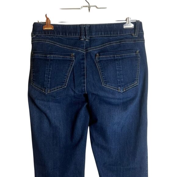 Democracy dark wash boot cut jeans. Size 6 - Picture 10 of 10